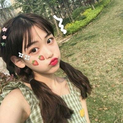 戴脚镣的女孩